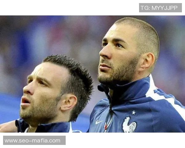 反足球球星的另类人生轨迹与激情故事展开